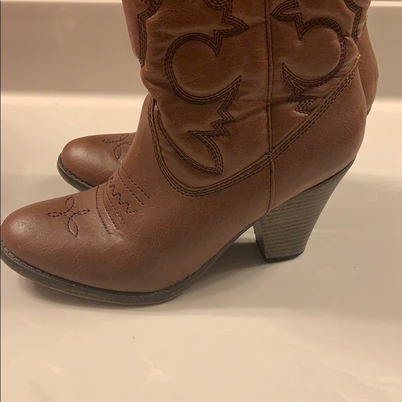 Cowgirl boots - Picture 2 of 4